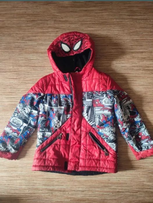 Продам куртку демисезонную на 10 лет