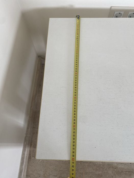 Продавам холна маса