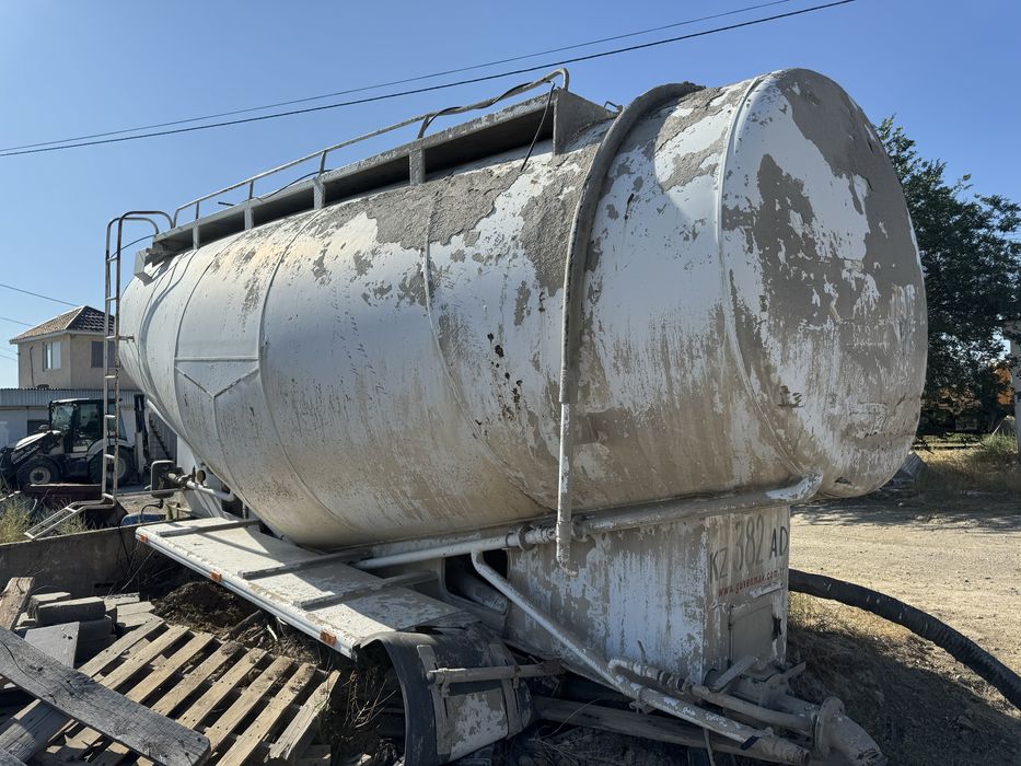 Бочка цементавоз с кампресором
