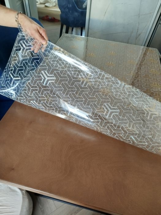 Продам кухонный стол новый