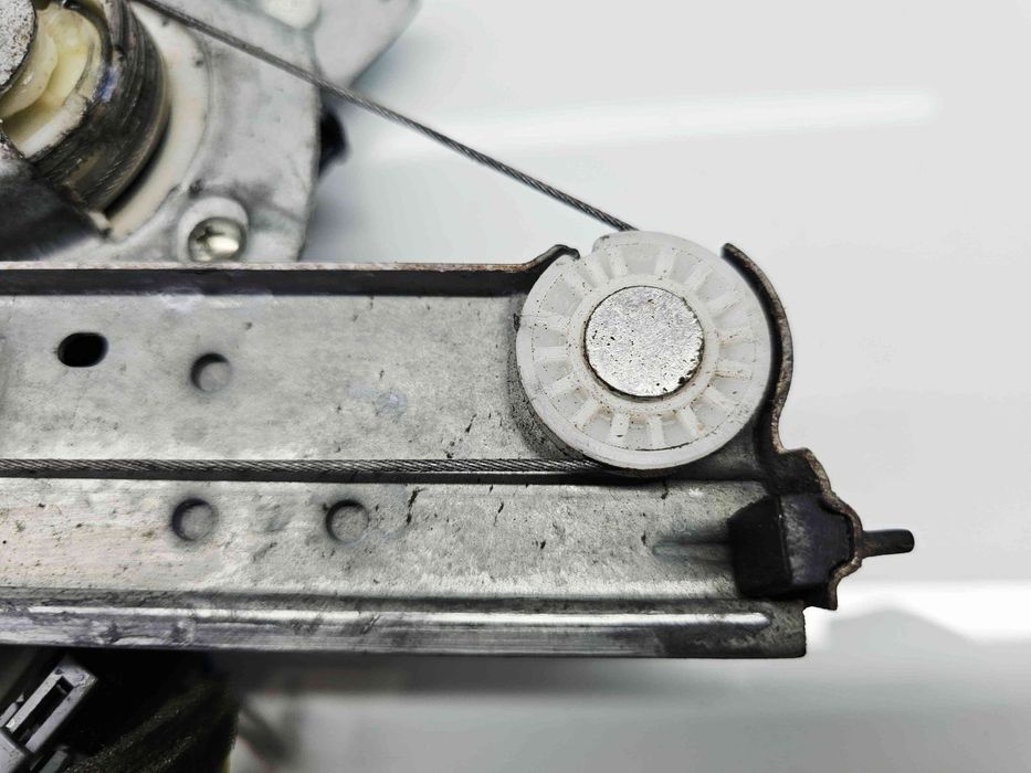 Macara electrica geam dreapta spate Dacia Duster (PH2, H79) [Fabr 2013