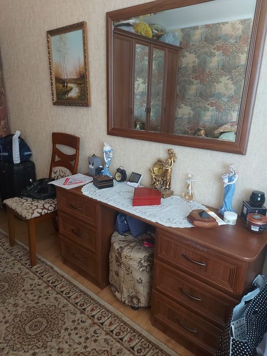 Продам спальный гарнитур