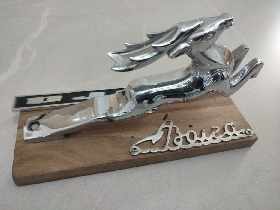 ГАЗ 21 . Волга. Олень на капот.