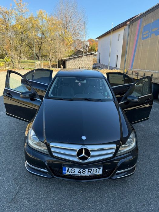 Vand ! Schimb cu Duster 4x4sau  Atv can-am Mercedes-Benz C-Class 220