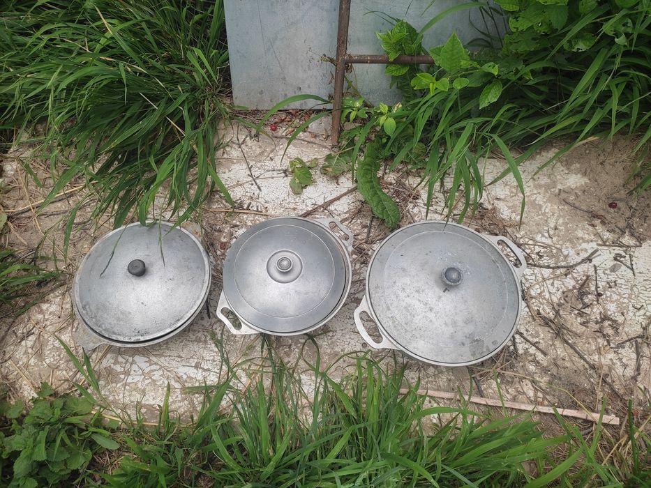Казаны разные продам.
