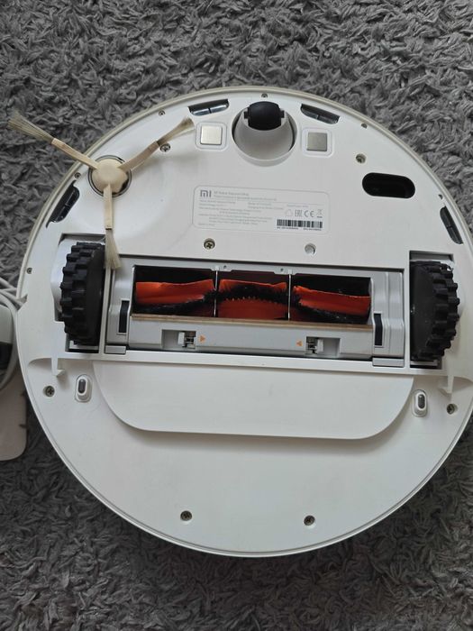 Продавам Робот прахосмукачка Xiaomi Mi Robot Vacuum Mop Cleaner, 0.6 л, WI-FI