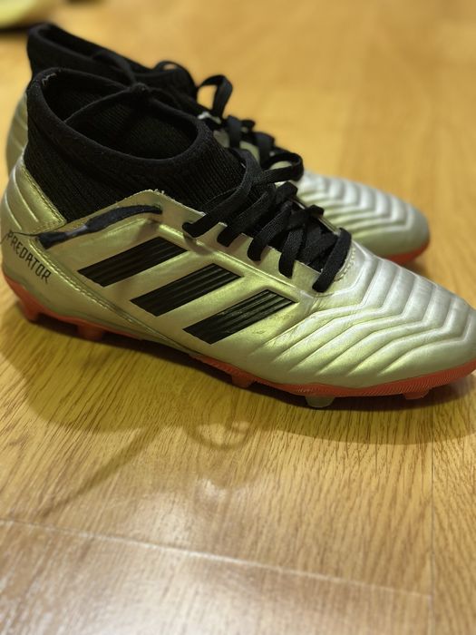 Детски бутонки за футбол