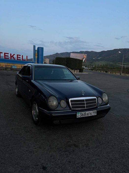 Mercedes-Benz w210