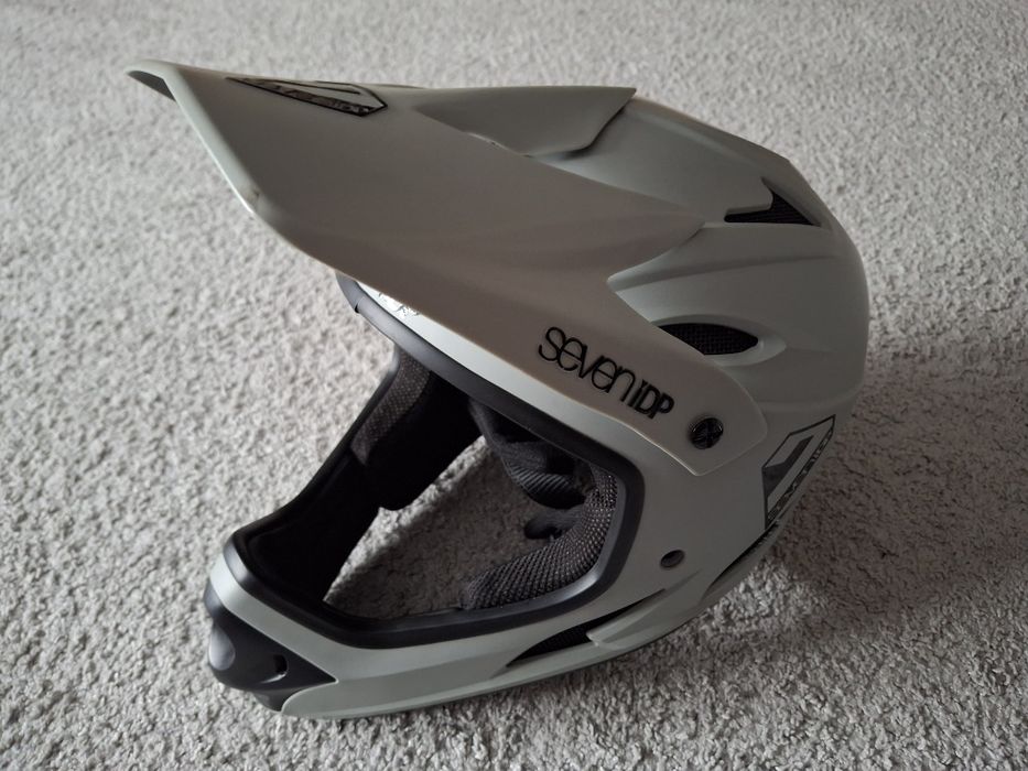 Casca downhill SEVEN
