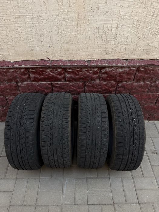 Зимние шины комплект