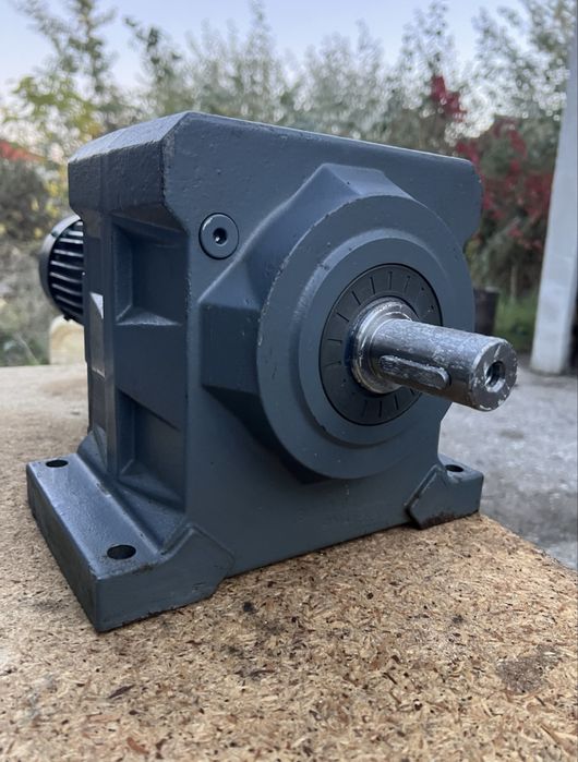 Motoreductor NOU, 220/380 V, BAUER, 5,5 —6,6 rot/min