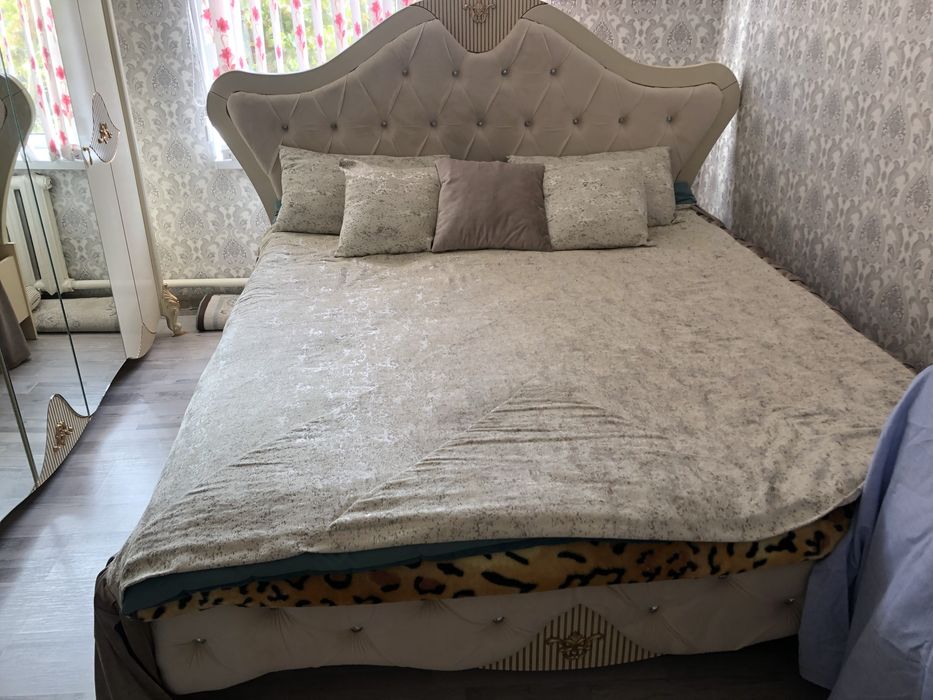 Спальный гарнитур
