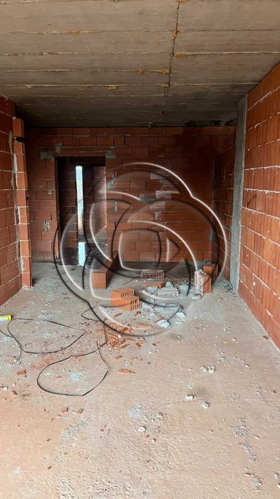 Двустаен апартамент с гараж до университет