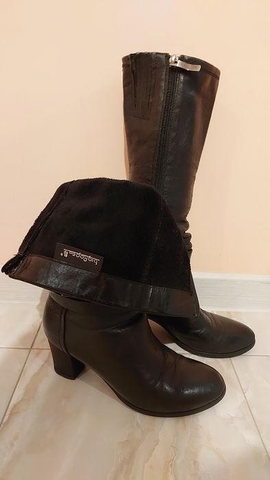 Продам сапоги женские.