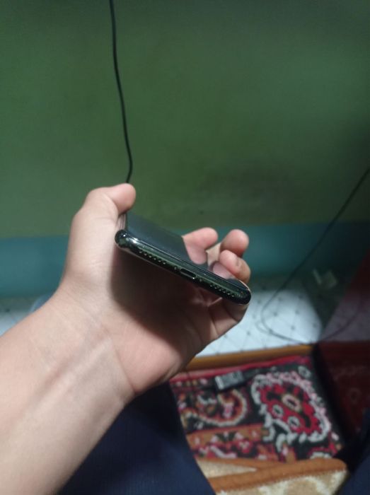 Iphone x srochne sotiladi kelishamiz