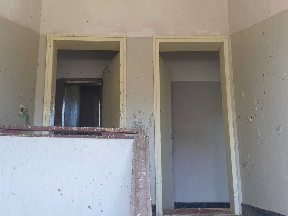 Продава хотел с.Левски