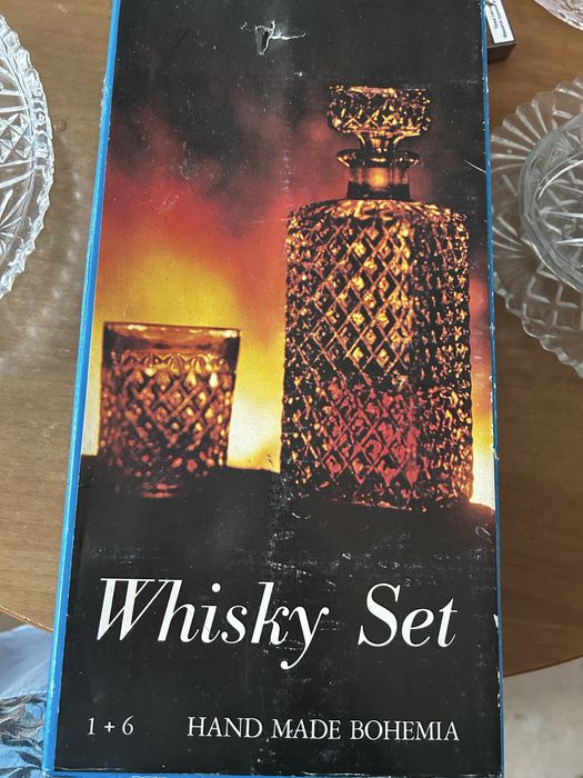 Красив ръчно изработен сервиз за уиски и не само