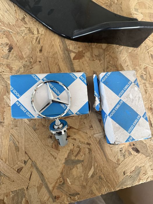 Чисто нова емблема мерник за Mercedes E class W212 и S class W221