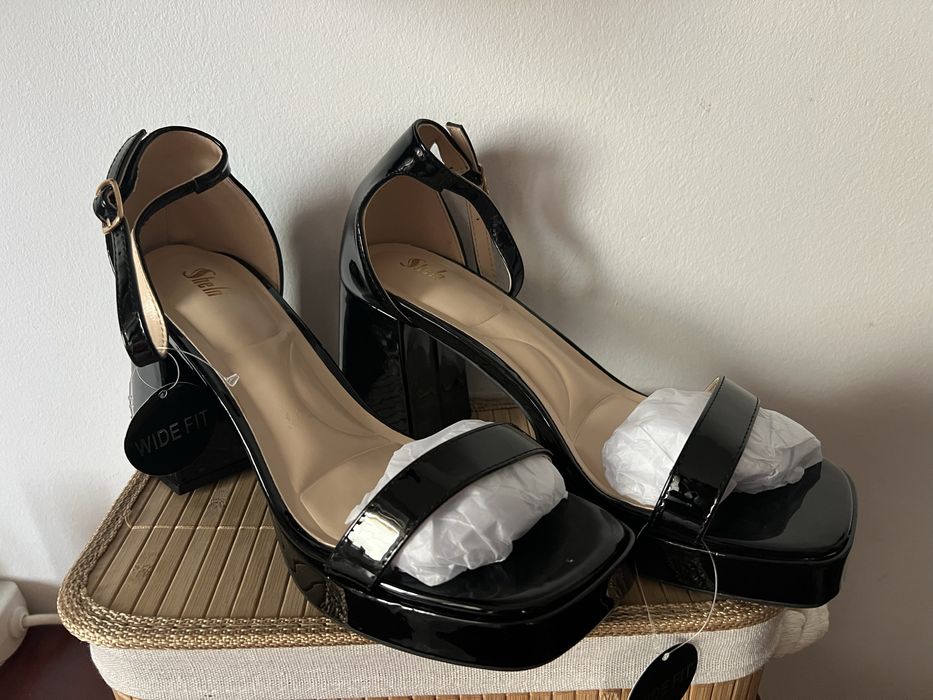 Pantofi cu toc wide fit