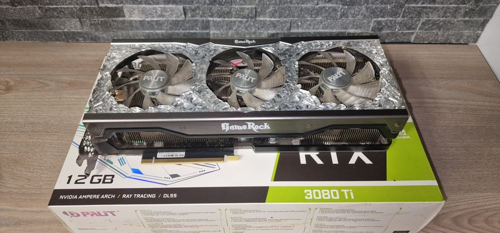 Placa video Palit GeForce RTX 3080 Ti GameRock LHR, cu 12GB de memorie GDDR6X
Placă video Palit GeForce RTX 3080 Ti GameRock LHR 12GB GDDR6X, 384-bit