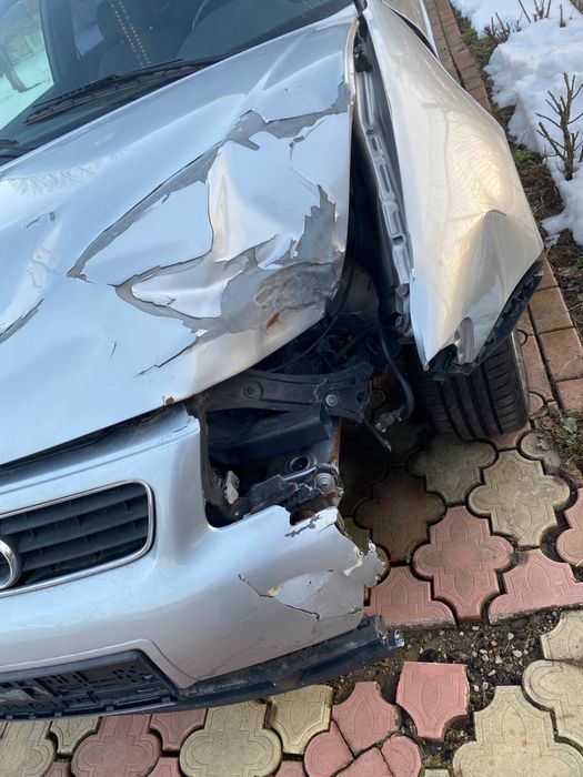 Audi A3 - usor avariat