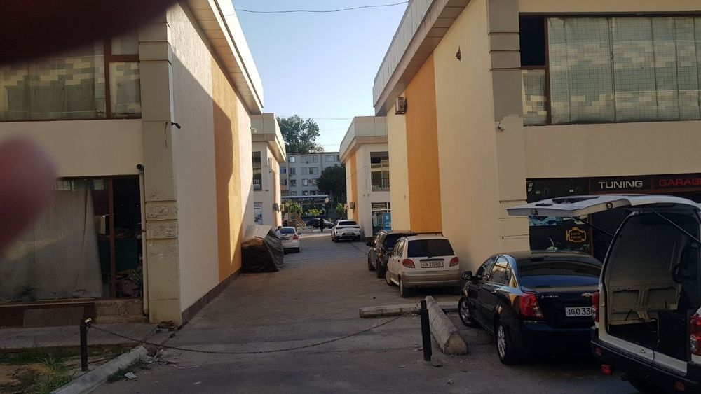 Farxatiskiy yarmarkasida do'kon sotiladi.