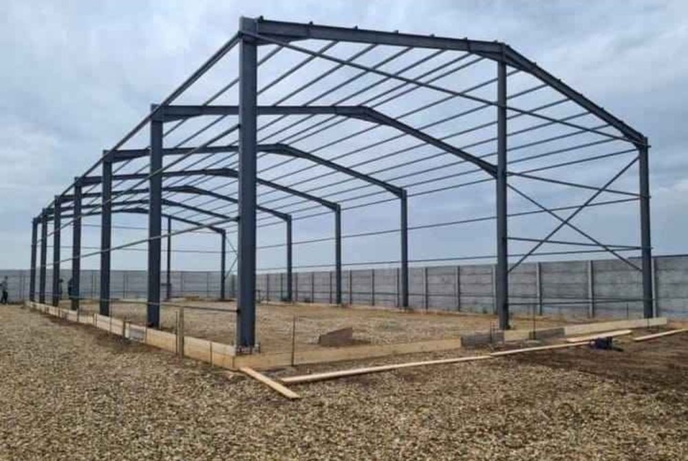 Vând structura metalica