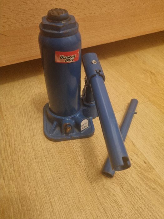 De vânzare cric hidraulic AUTO !!!