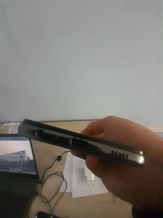 Samsung  A32  sotiladi kami bor.