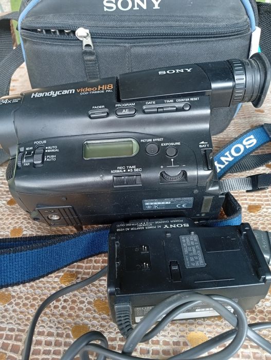 Видеокамера "Sony".