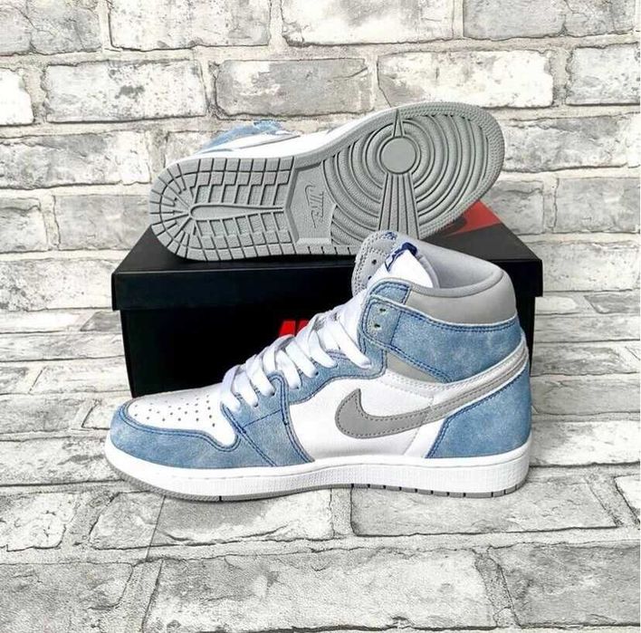 Adidasi Sport Nike Air Jordan 1 High Hyper Royal - Verificare Colet