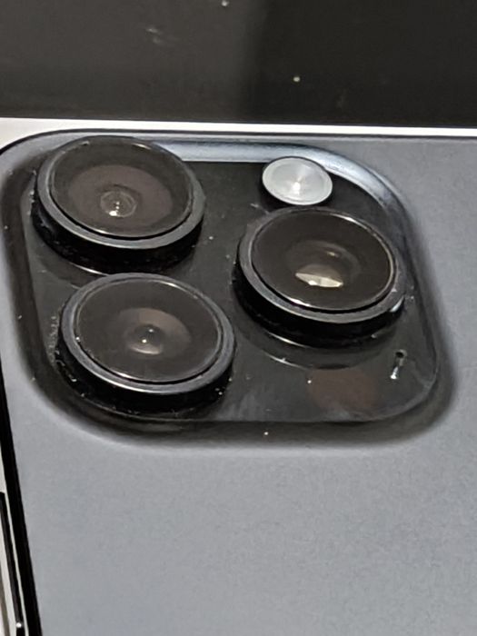 iPhone 16 pro max 97 baterie