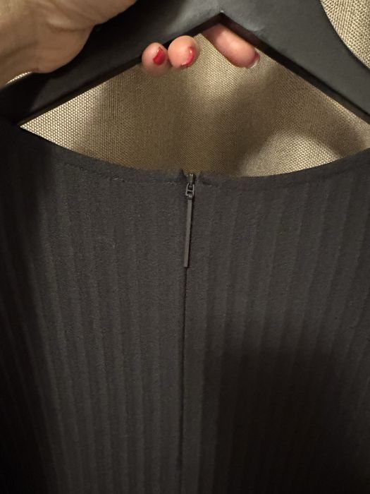 Широка черна рокля Cos