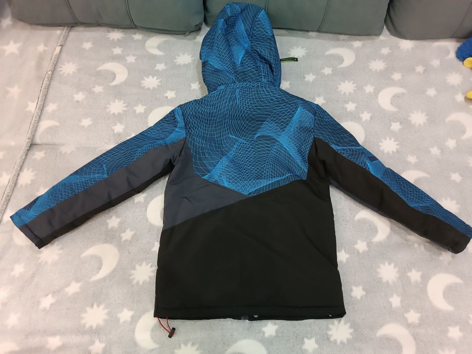 Продам куртку демисезонную