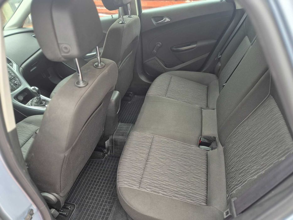 Opel Astra J Berlina 2014, 1.4 benzina 140CP