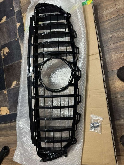 Предна решетка за E-class