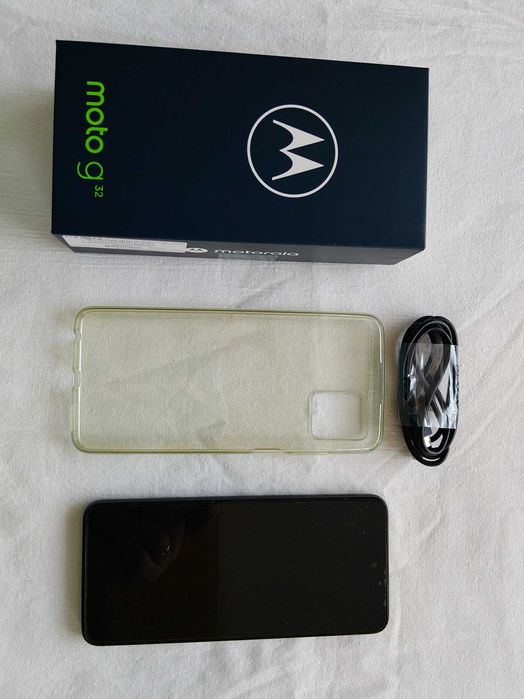 Продавам Motorola G32.