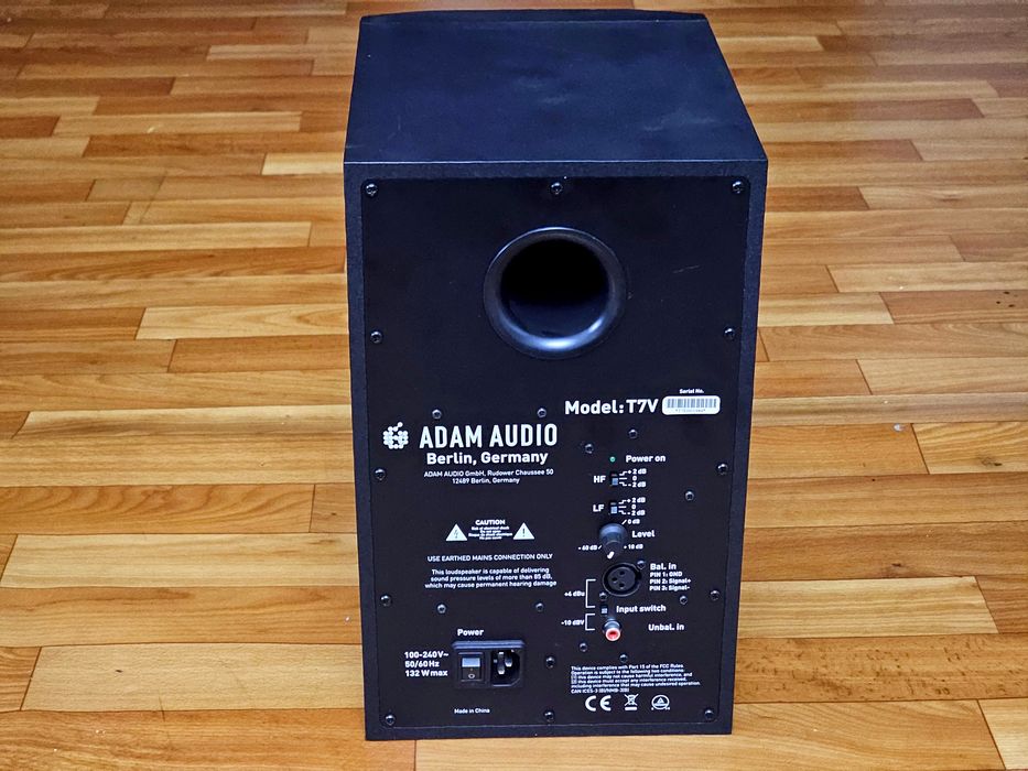 Студийный монитор ADAM AUDIO T7V