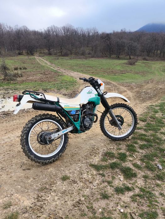 Yamaha XT 225 serow