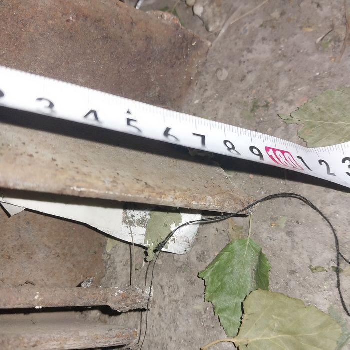 Продам недорого угольник из металла
