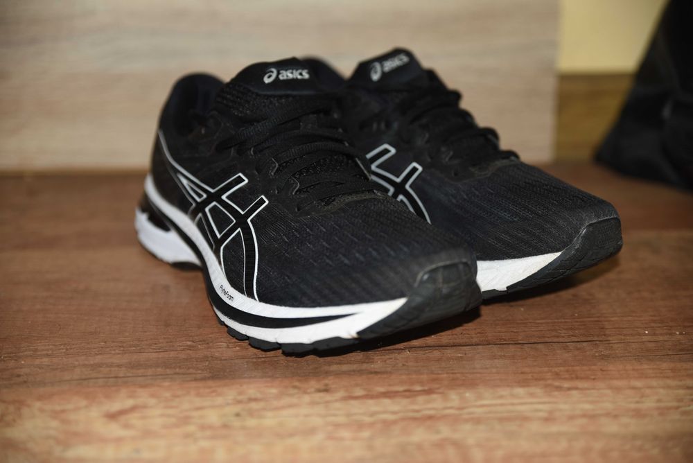 Asics GEL оригинални  маратонки, размер 44