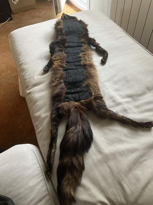 Яка от цяла естествена лисица