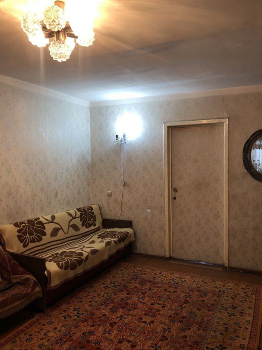 Саламатина 2/2/4 Кирпич 
Комнаты смежные
С/уз совмещенный
Без мебели