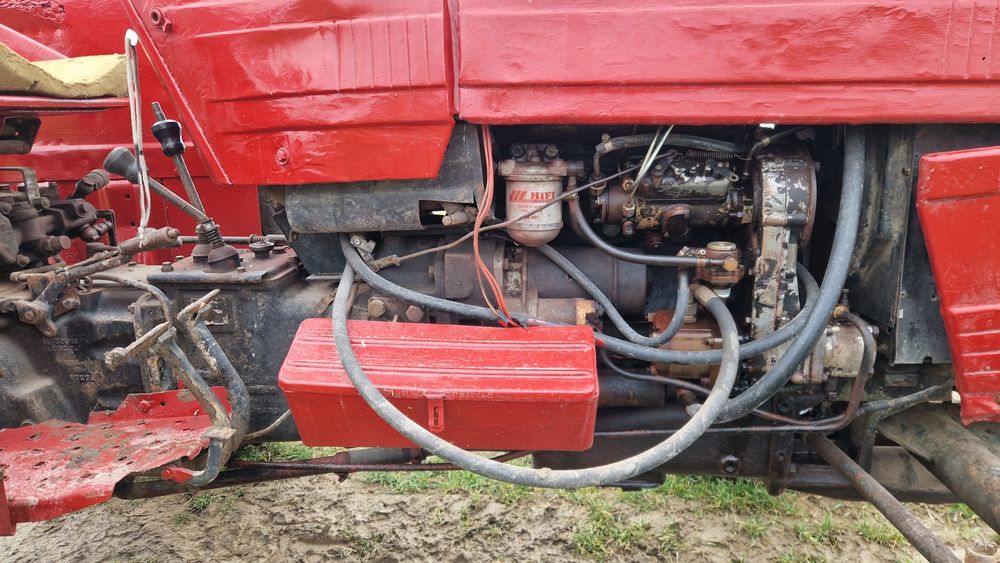 Tractor universal 445