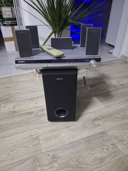 Sistem sony 5 1 model HCD-DZ20
