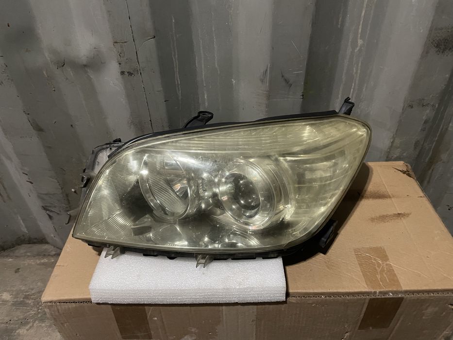 toyota rav4  фара