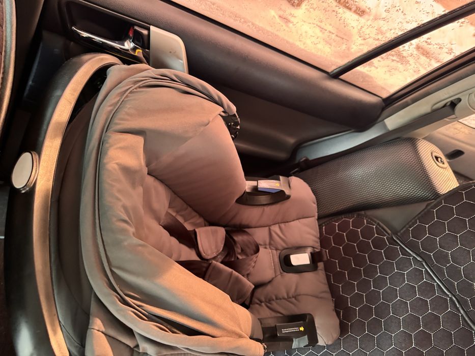 Продам автокресло-коляску Mstar