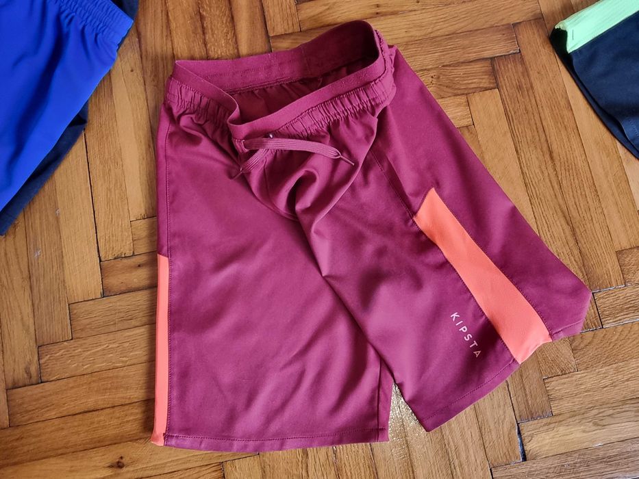 Lot 4 pantaloni scurti fotbal Decathlon, marimea 140