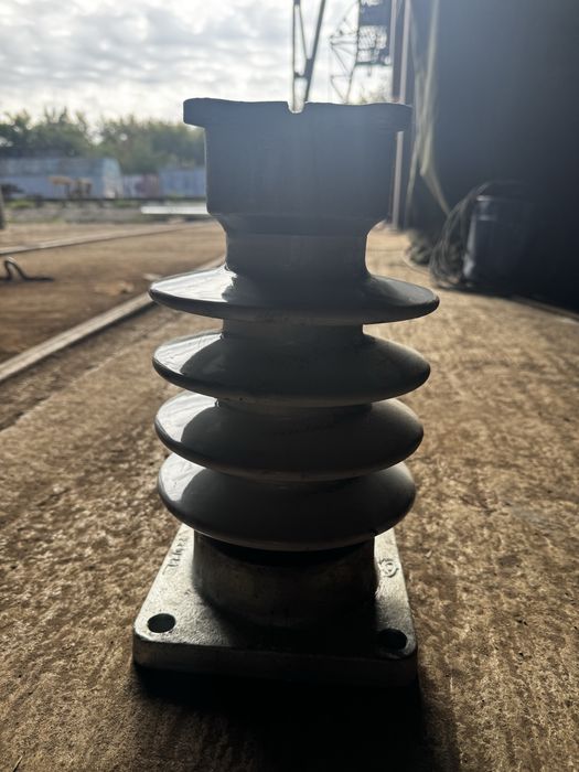 Продаю изоляторы опорные