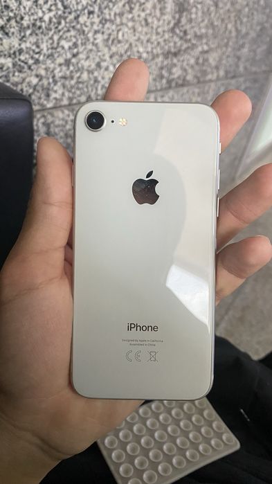 Продам Айфон 8 64гб
